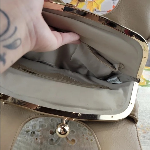 LUXANNE Vintage Kiss Lock gold-detailed handbag - Picture 5 of 11